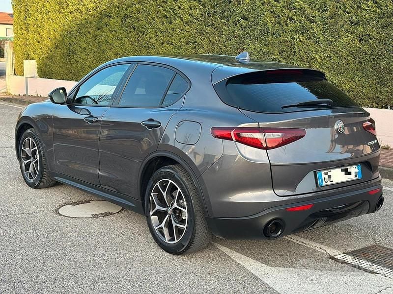 Usata Alfa Romeo Stelvio Super 160 CV (117 kW) 2022 Grigio SUV
