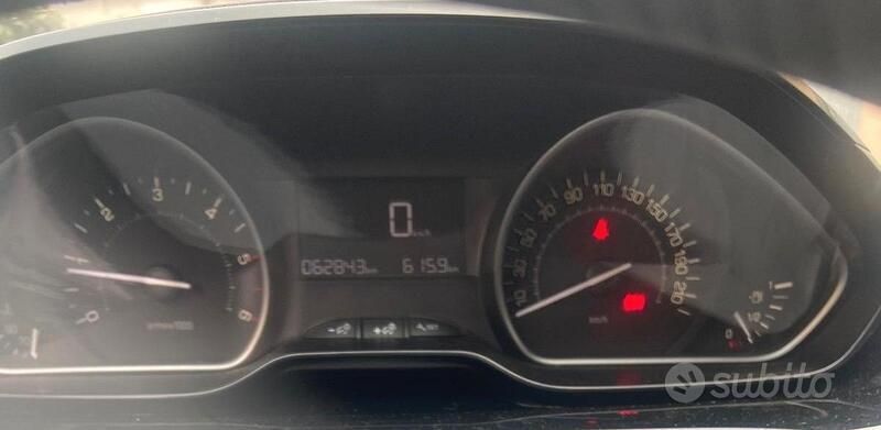 Usata Peugeot 208 102 CV (75 kW) 2018 Blu Utilitaria