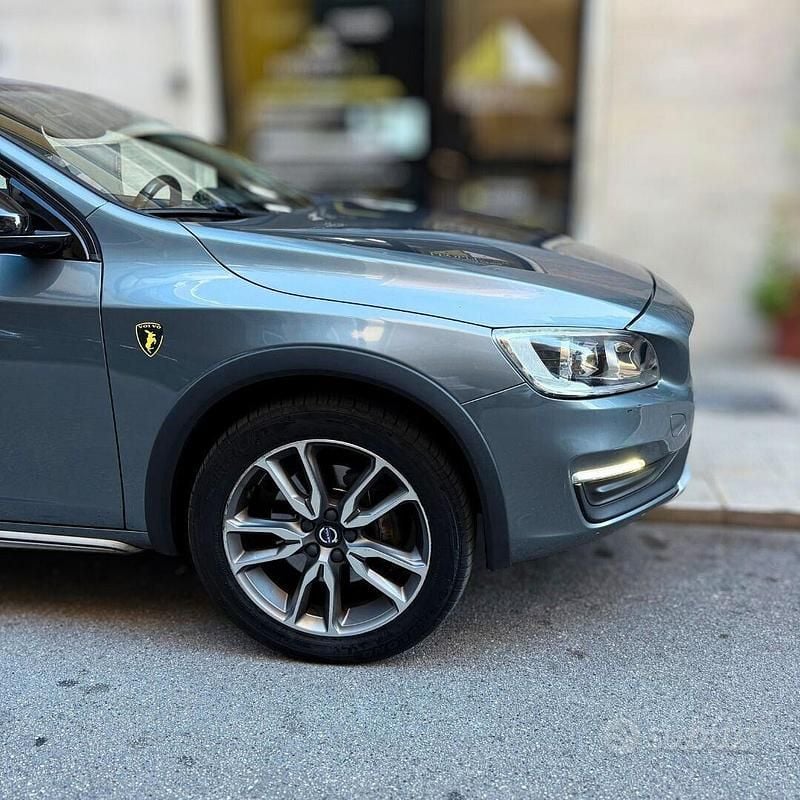 Usata Volvo S60 CC Pro 150 CV (110 kW) 2018 Grigio Berlina