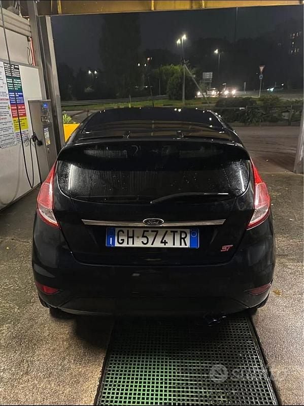 Usata Ford Fiesta 125 CV (91 kW) 2013 Utilitaria