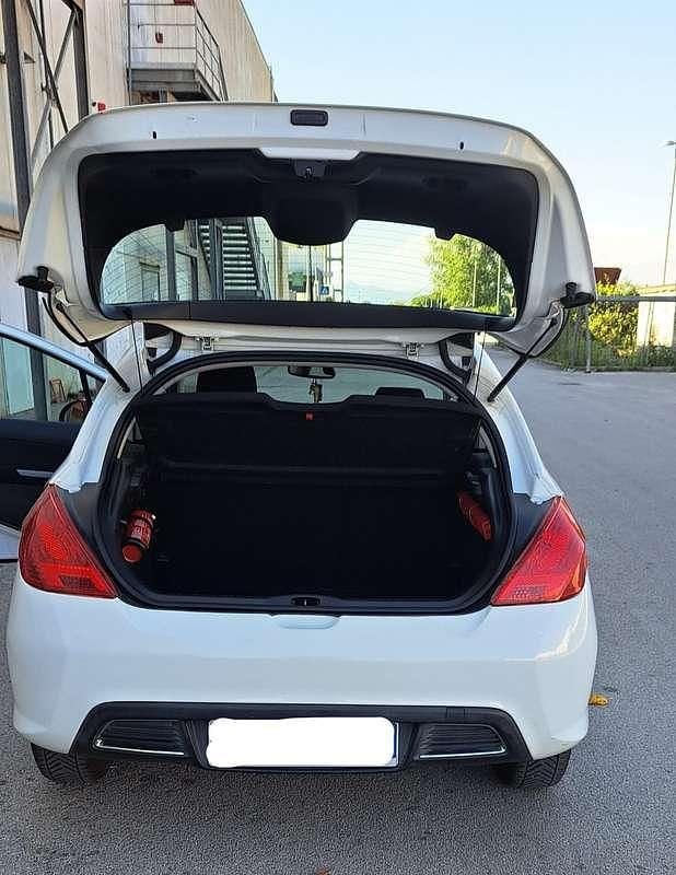 Usata Peugeot 308 Active 92 CV (67 kW) 2013 Bianco Berlina