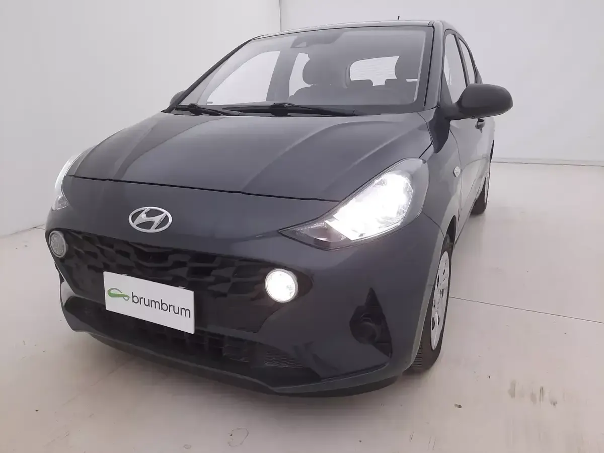 Usata Hyundai i10 Advanced 67 CV (49 kW) 2022 Grigiogrigio Utilitaria