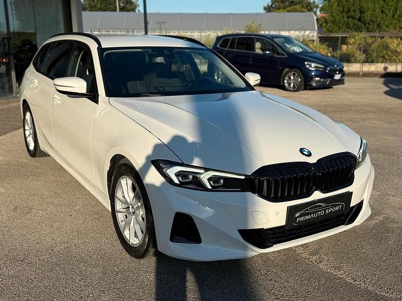 Bianco Usata 2023 BMW 318 Efficient Dynamics Station wagon | 28.800 € (Buon prezzo) - Immagine 1/4