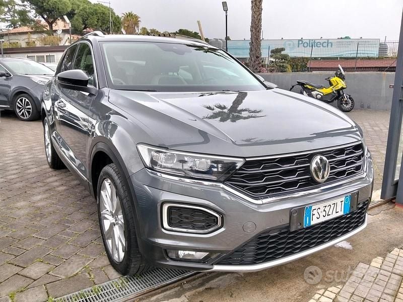 Usata VW T-Roc Advance 115 CV (84 kW) 2018 Grigio SUV