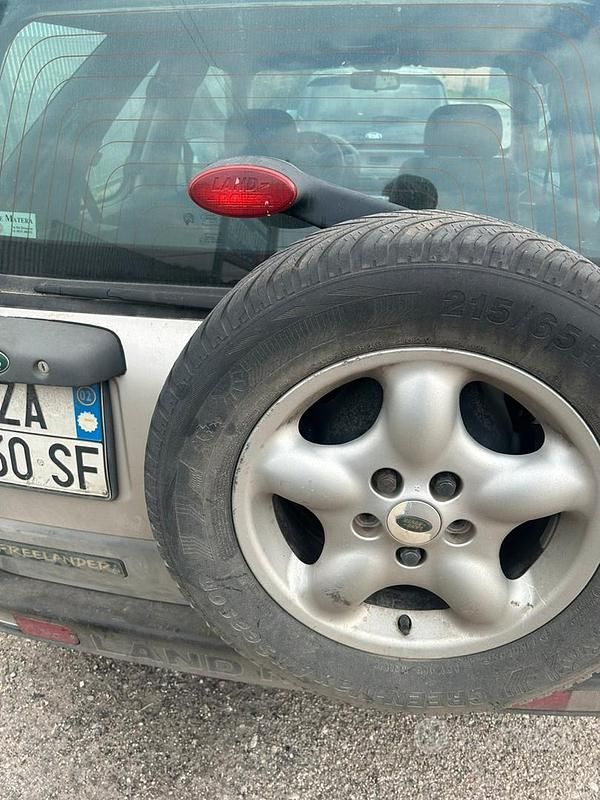 Usata Land Rover Freelander 97 CV (71 kW) 2002 Grigio SUV