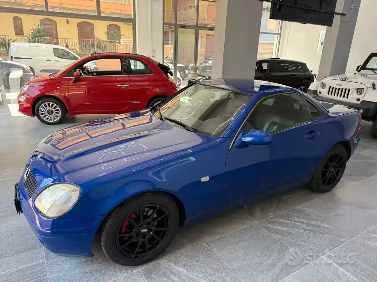 Usata Mercedes SLK200 136 CV (100 kW) 1998 Blu Cabrio
