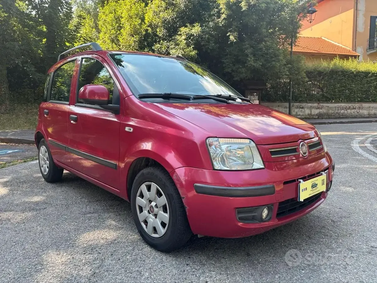 Usata Fiat Panda Emotion 69 CV (50 kW) 2011 Rosso Utilitaria