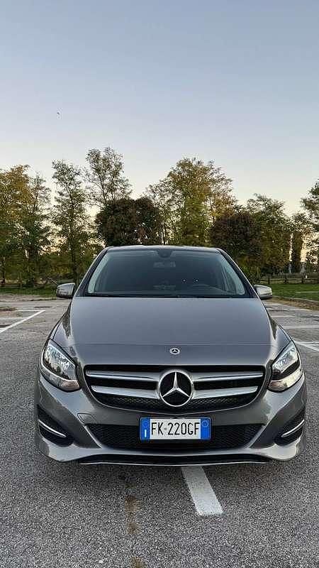 Usata Mercedes B180 109 CV (80 kW) 2017 Monovolume