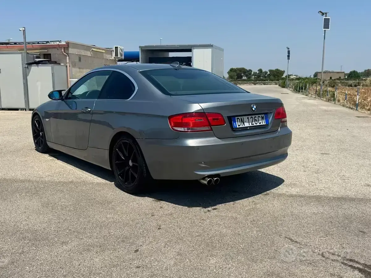 Usata BMW 325 197 CV (144 kW) 2008 Grigio Coupé