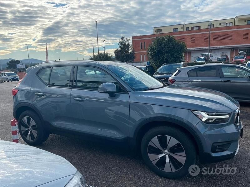 Usata Volvo XC40 Momentum 150 CV (110 kW) 2018 Grigio SUV