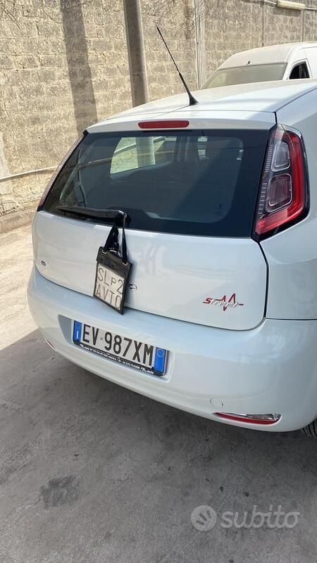 Usata Fiat Grande Punto Street 75 CV (55 kW) 2014 Bianco Utilitaria