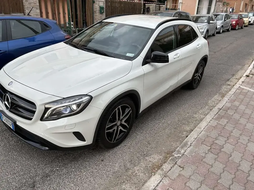Usata Mercedes GLA200 136 CV (100 kW) 2016 SUV
