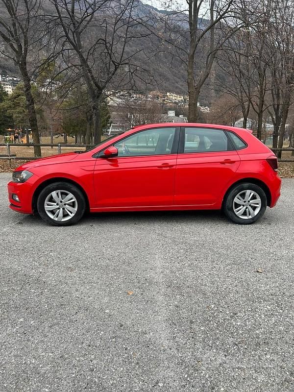 Usata VW Polo Comfortline 80 CV (58 kW) 2017 Rosso Berlina
