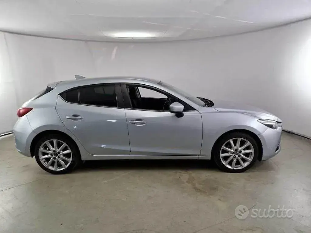 Usata Mazda 3 Exceed 105 CV (77 kW) 2017 Grigio Berlina