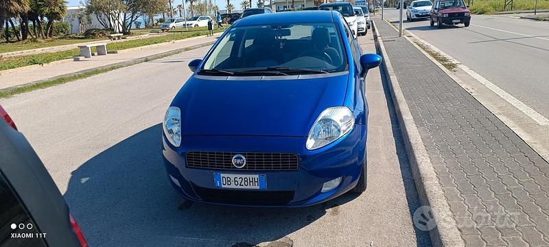 Usata Fiat Grande Punto Dynamic 65 CV (47 kW) 2006 Blu Utilitaria