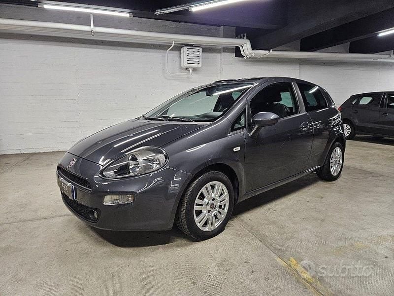 Grigio Usata 2013 Fiat Punto S Due volumi | 5500 € (Ottimo prezzo) - Immagine 1/4