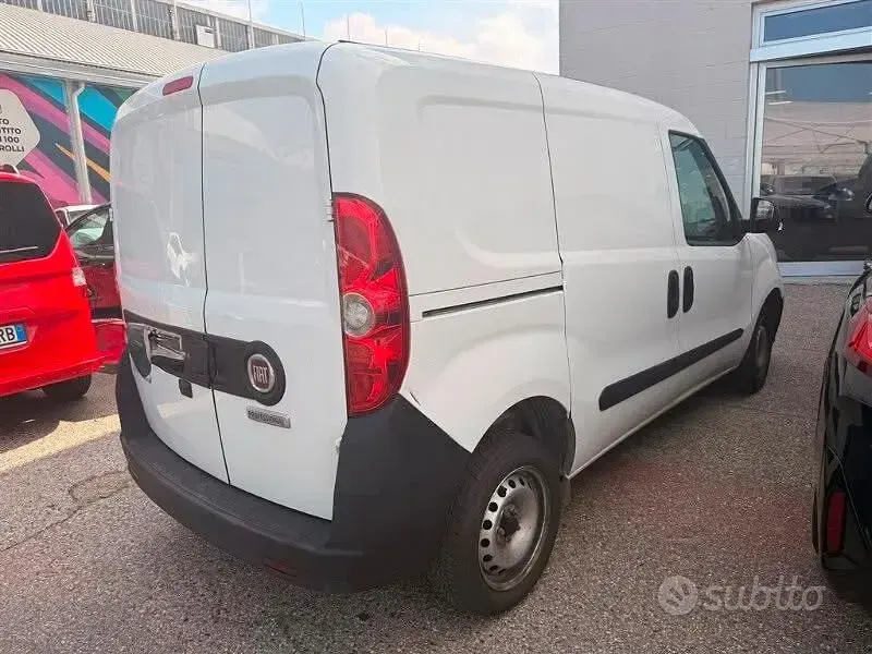 Usata Fiat Doblò Lounge 105 CV (77 kW) 2022 Other Monovolume