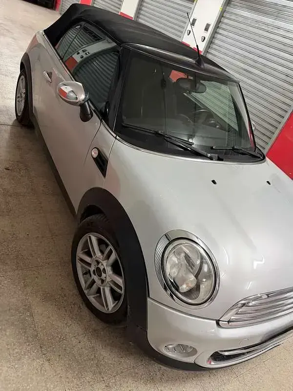 Usata Mini Cooper D Cabriolet 111 CV (81 kW) 2010 Argento Cabrio