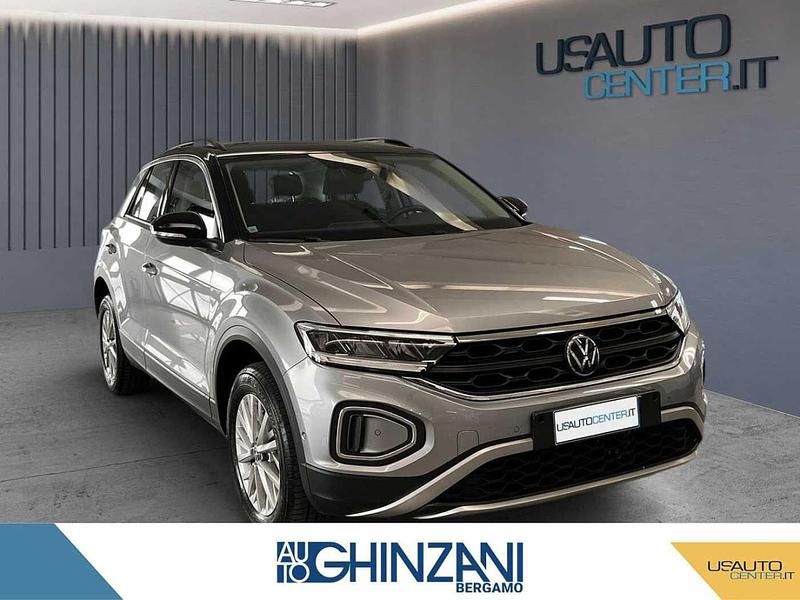 Usata VW T-Roc Life 150 CV (110 kW) 2023 Grigio SUV
