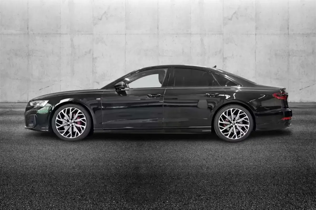 Usata Audi A8 286 CV (210 kW) 2023 Nero Berlina