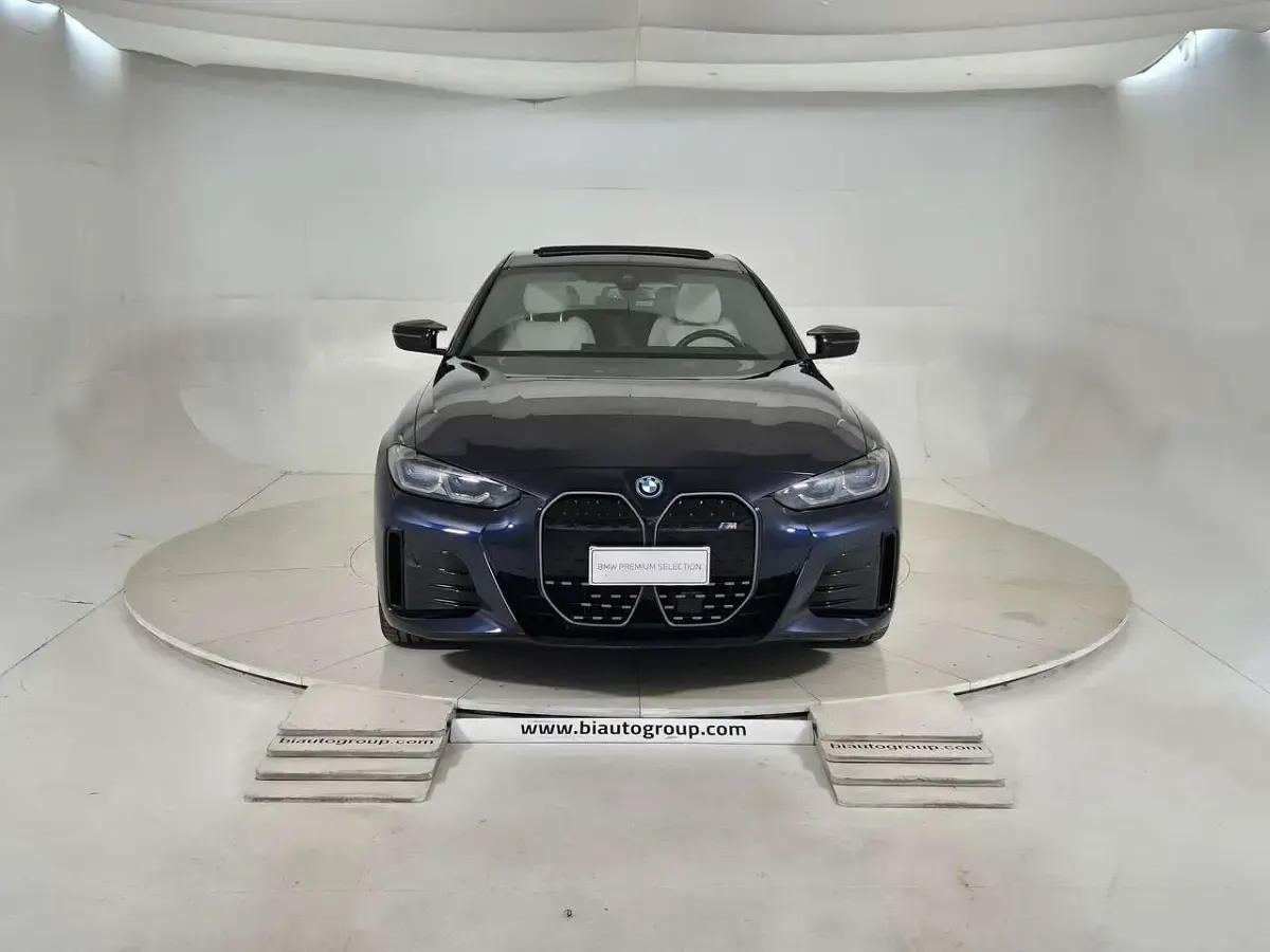 Usata BMW i4 Efficient Dynamics 125 kW (170 CV) 2024 Blu Berlina