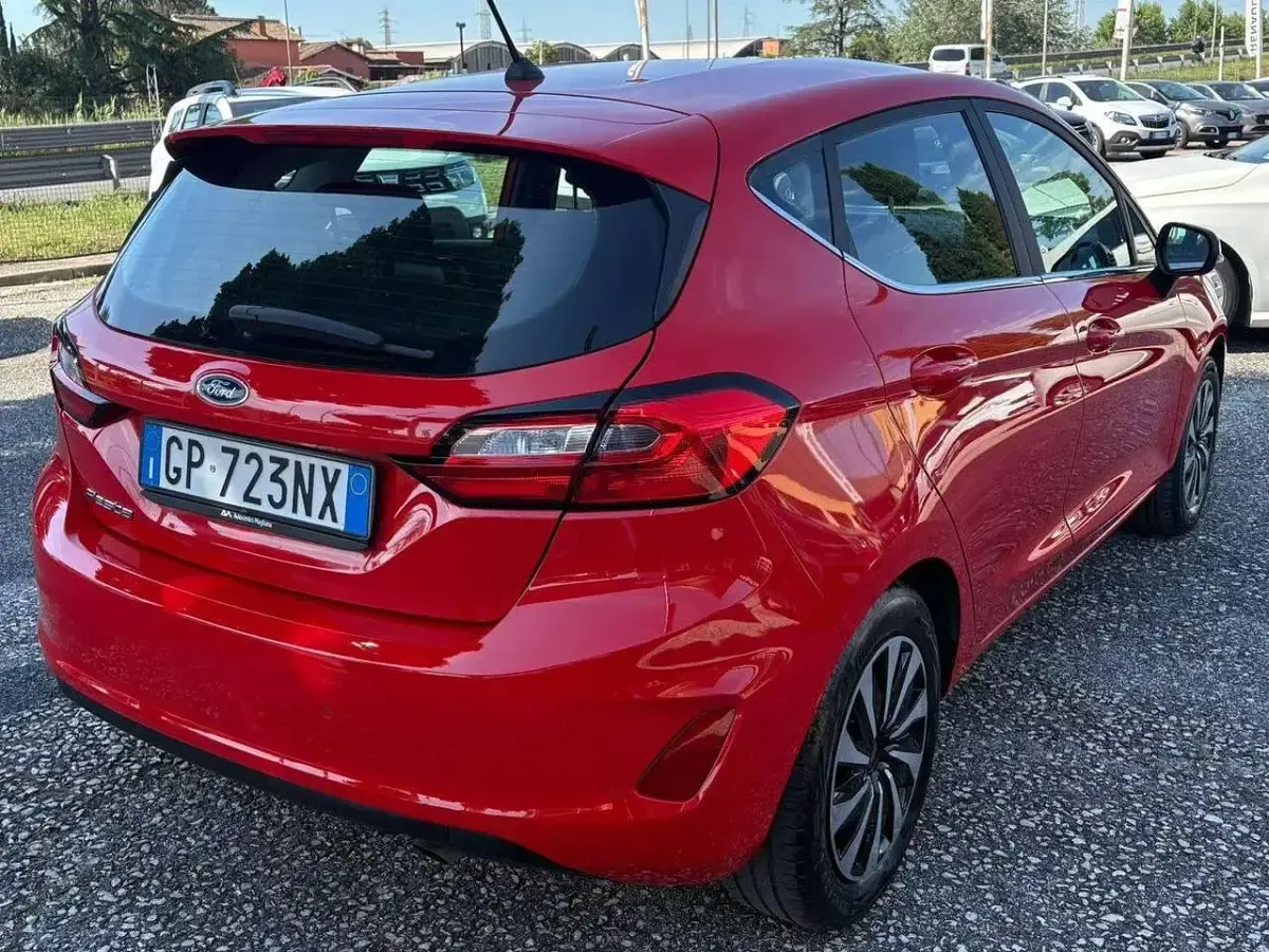 Usata Ford Fiesta Titanium 75 CV (55 kW) 2023 Rosso Utilitaria