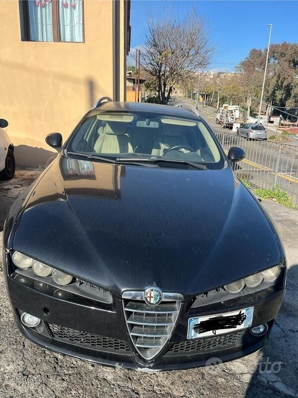 Blu Usata 2010 Alfa Romeo 159 Tre volumi | 1000 € - Immagine 1/4