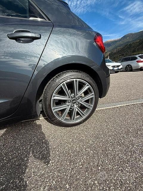 Usata Audi A1 82 CV (60 kW) 2022 Grigio Utilitaria
