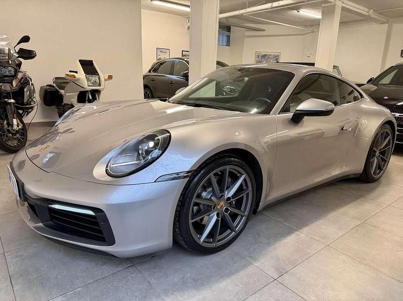 Usata Porsche 992 385 CV (283 kW) 2020 Argento classic Coupé