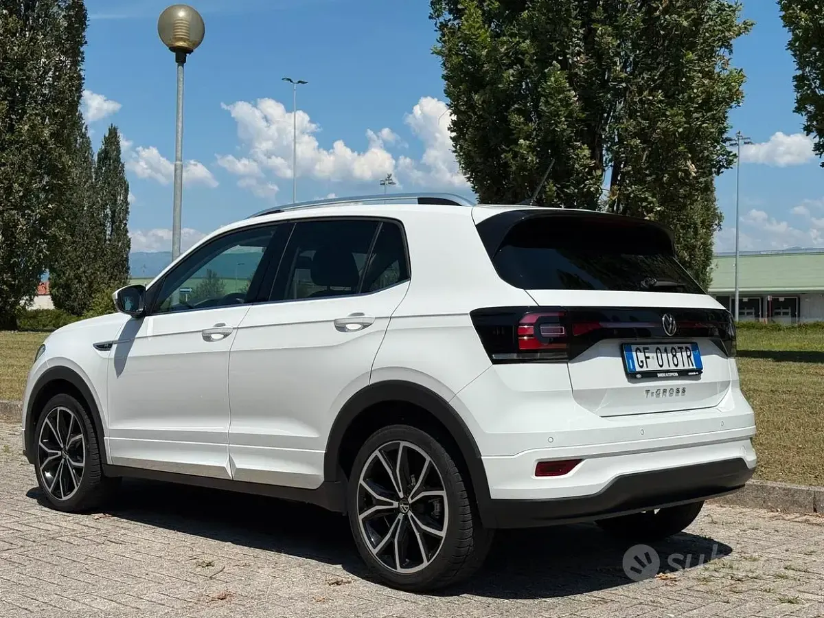 Usata VW T-Cross R-line 110 CV (80 kW) 2021 Bianco SUV