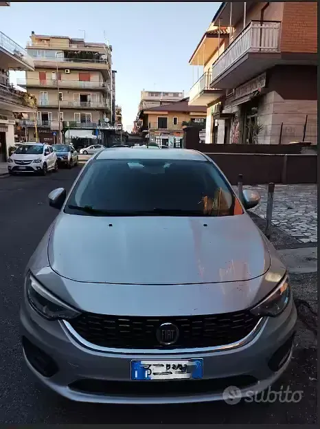 Usata Fiat Tipo Easy 120 CV (88 kW) 2017 Berlina