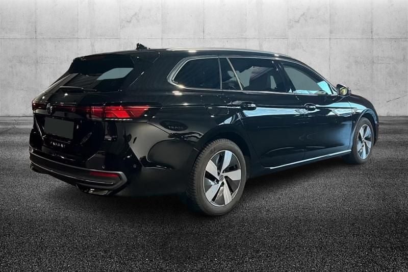 Usata VW Passat Business 150 CV (110 kW) 2024 Nero metallizzato Station wagon