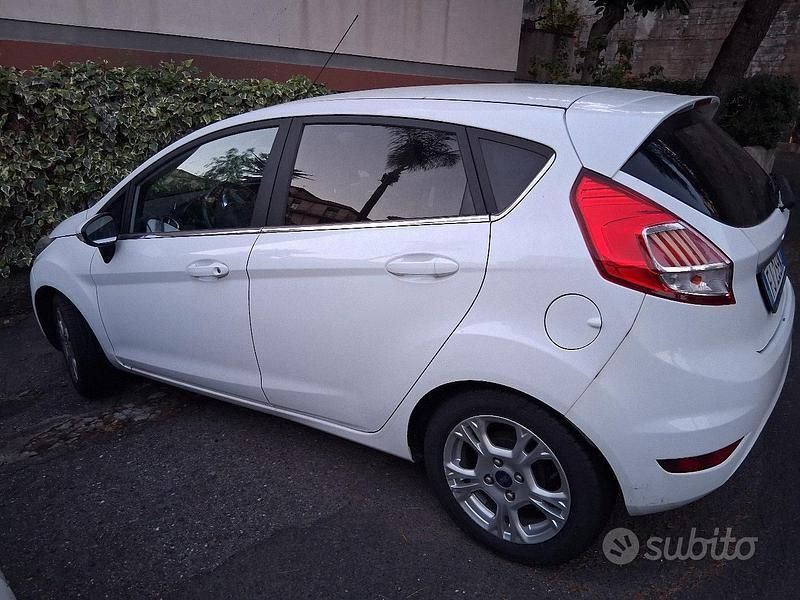Usata Ford Fiesta 2017 Bianco Berlina