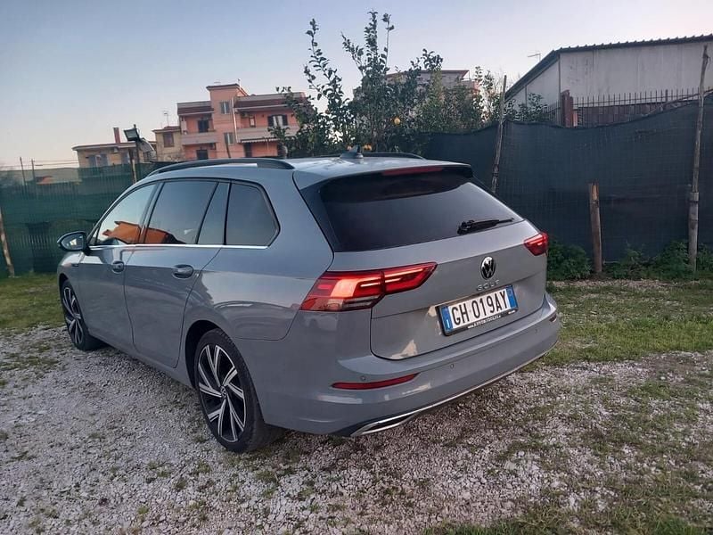 Usata VW Golf VIII R-line 199 CV (146 kW) 2021 Grigio Station wagon