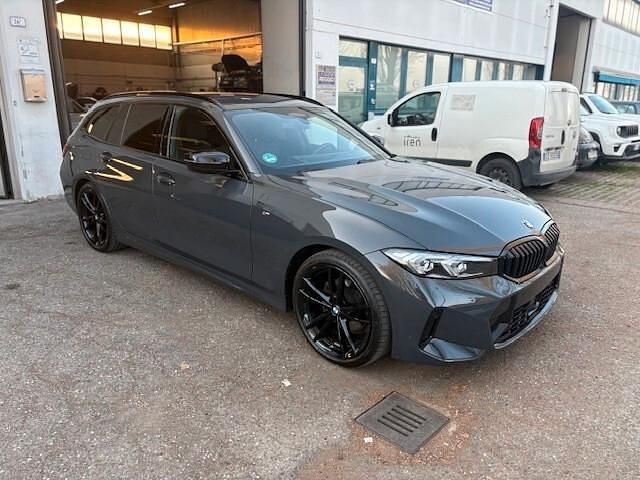 Usata BMW 320e M Sport 190 CV (139 kW) 2024 Grigio Station wagon
