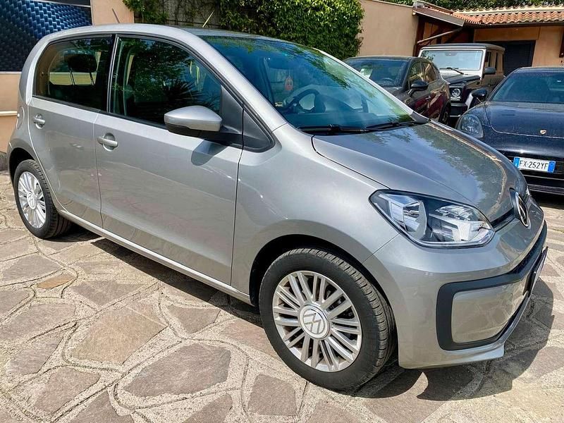 Usata VW up! 65 CV (47 kW) 2023 Argento Utilitaria