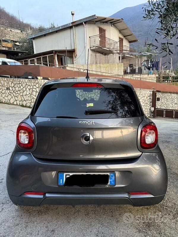 Usata Smart ForFour 90 CV (66 kW) 2016 Grigio Utilitaria