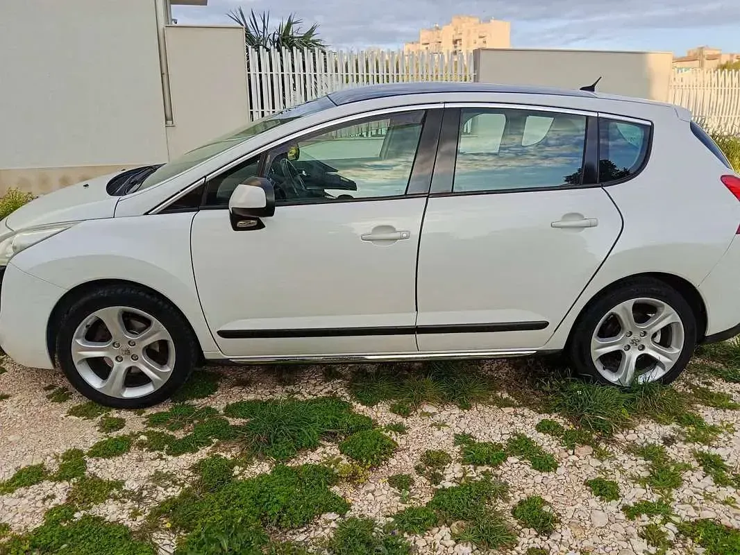Usata Peugeot 3008 Outdoor 163 CV (119 kW) 2010 Bianco Station wagon