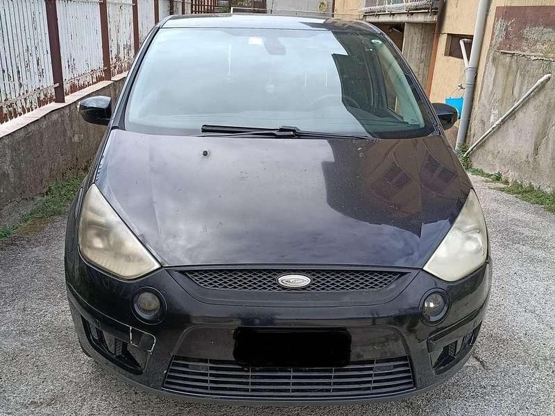 Usata Ford S-MAX Titanium 140 CV (102 kW) 2006 Nero Monovolume