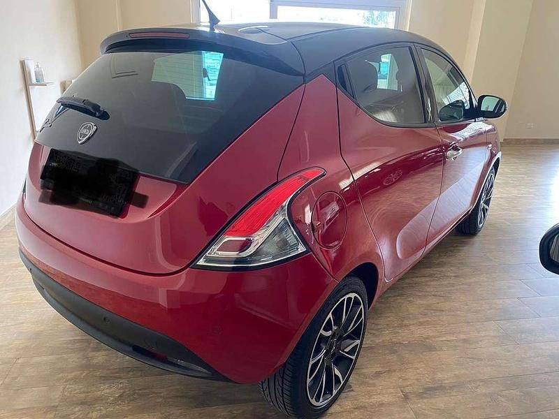 Usata Lancia Ypsilon Gold 69 CV (50 kW) 2012 Utilitaria