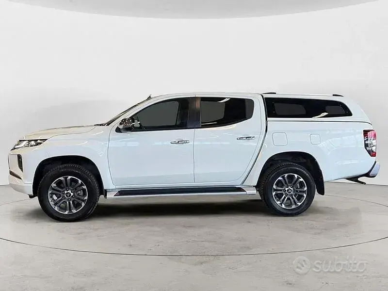 Usata Mitsubishi L200 Invite 150 CV (110 kW) 2022 Bianco Pick-up