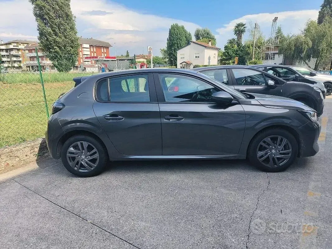 Usata Peugeot 208 Active 75 CV (55 kW) 2021 Utilitaria