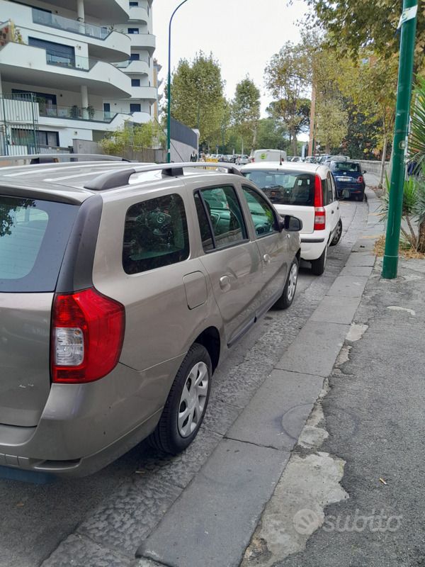 Usata 2014 Dacia Logan Tre volumi | 5900 € - Immagine 1/4