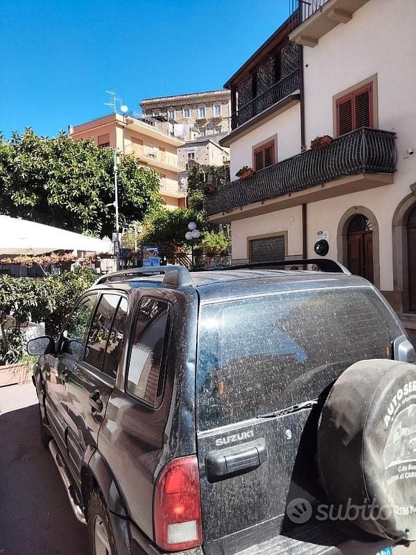 Usata Suzuki Vitara 53 CV (38 kW) 2024 Nero SUV