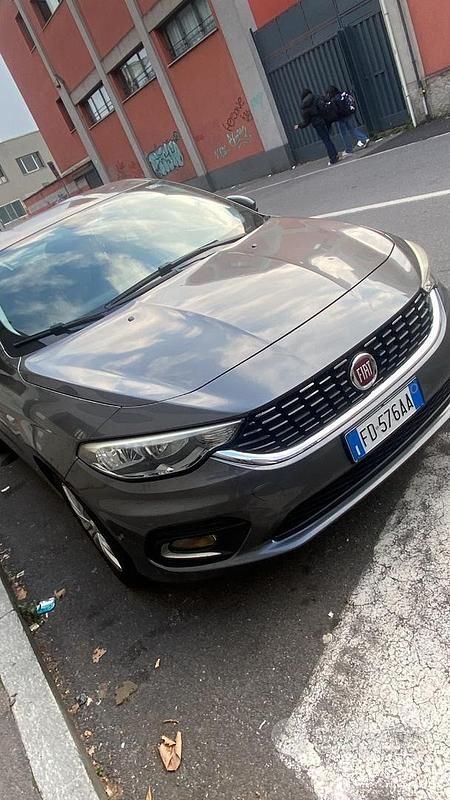 Usata Fiat Tipo 120 CV (88 kW) 2017 Grigio Berlina