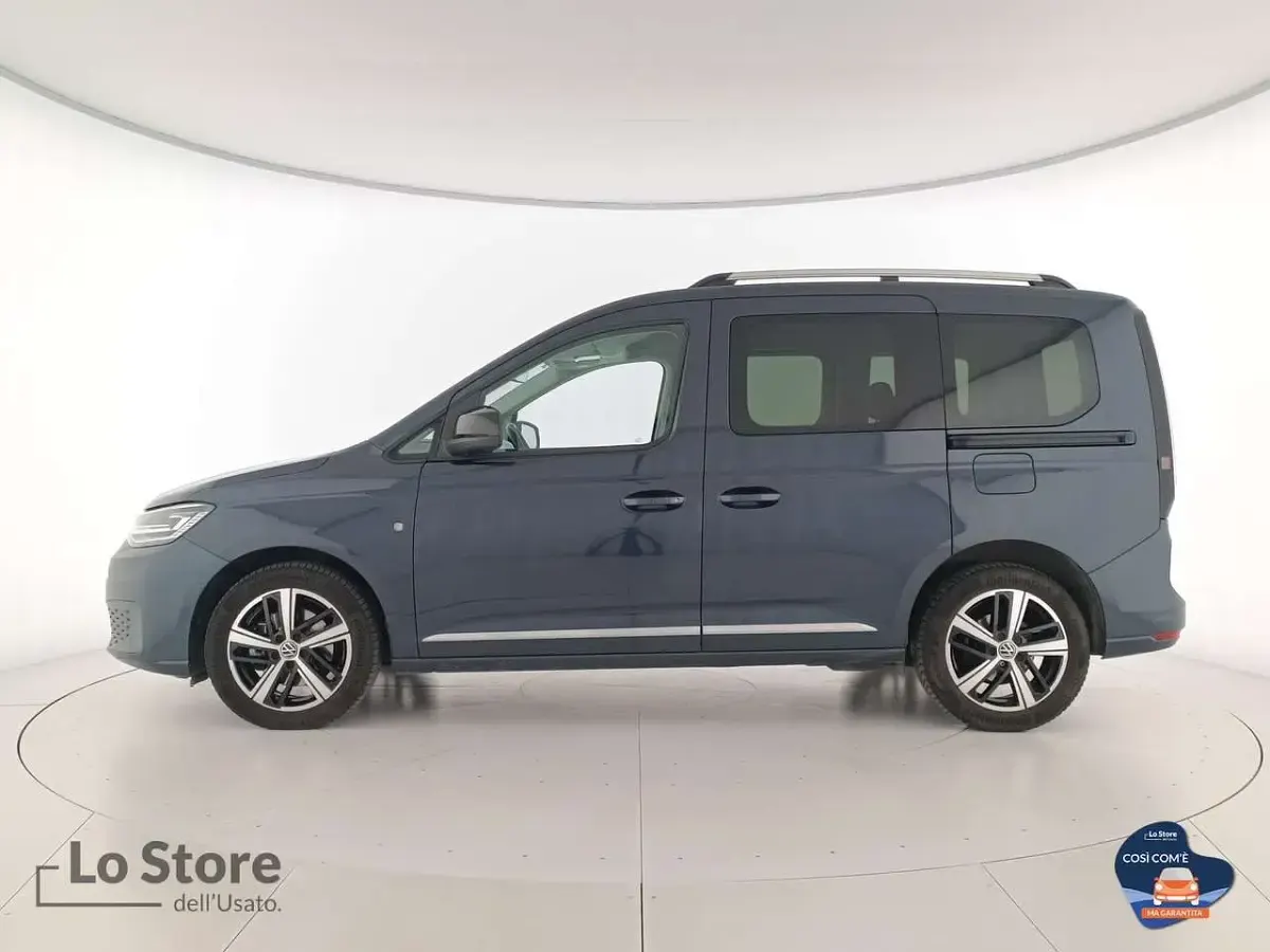 Usata VW Caddy Style 122 CV (89 kW) 2024 Starlight blue metallizzato Monovolume