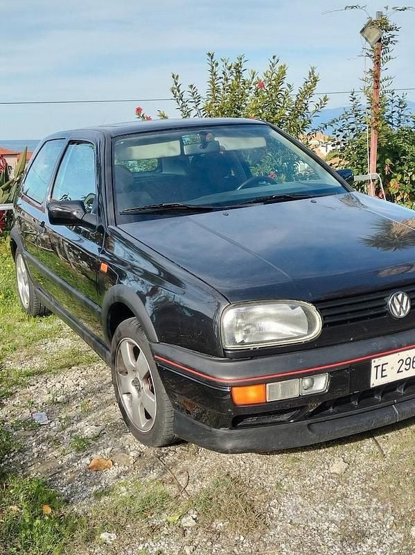 Usado VW Golf III GTI 116 CV (85 kW) 1992 Negro Utilitario