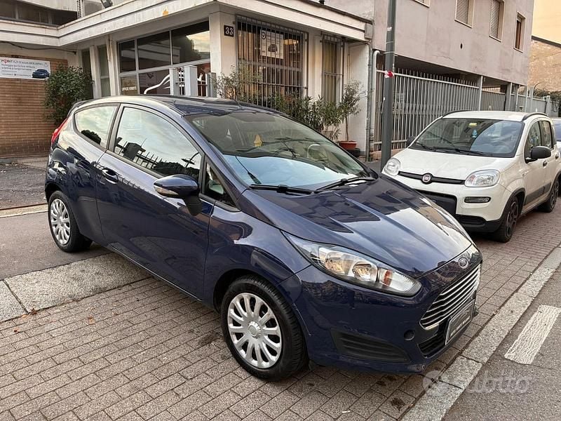 Blu Usata 2013 Ford Fiesta Utilitaria | 5990 € (Super prezzo) - Immagine 1/4