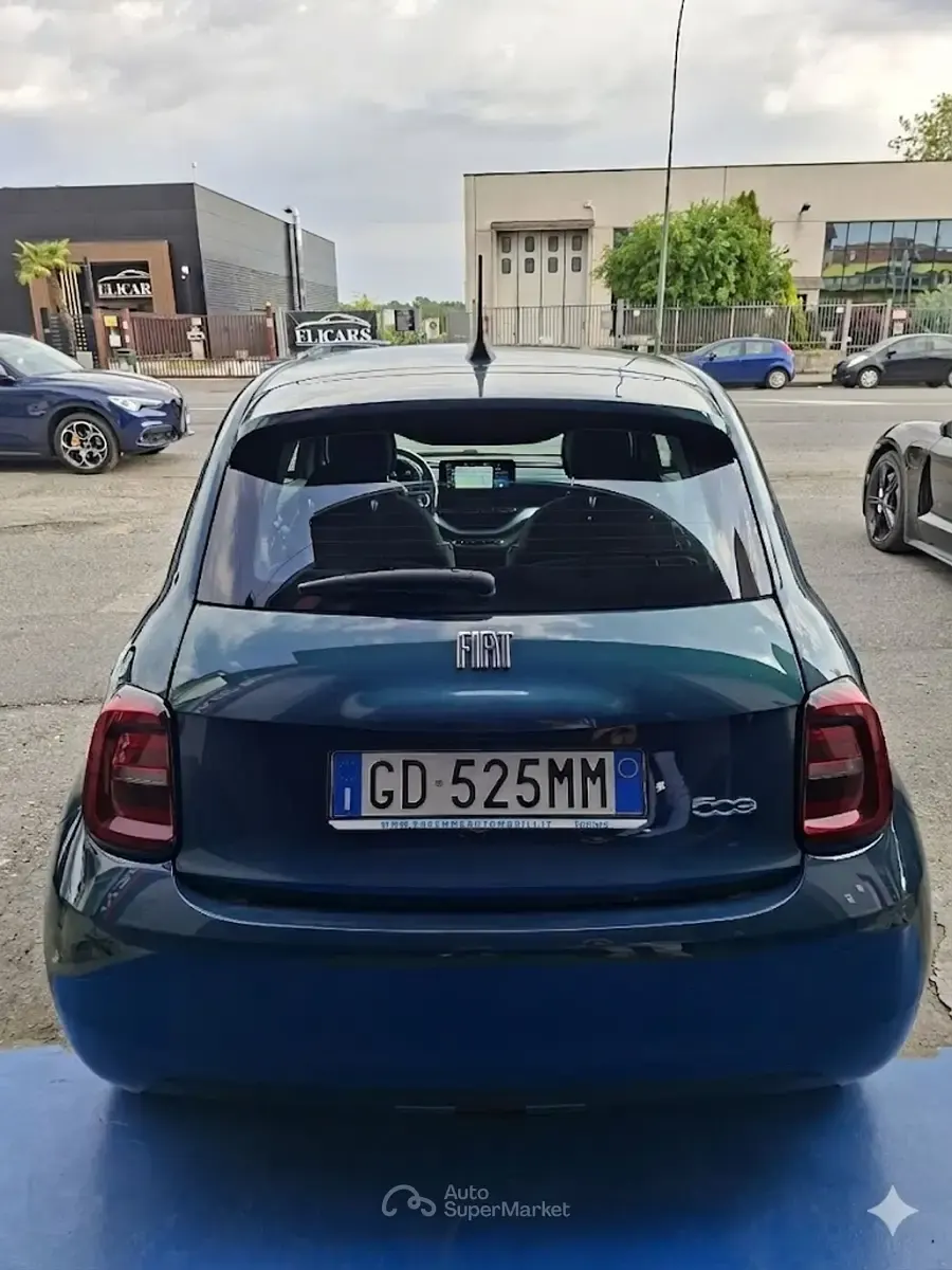 Używany Fiat 500e Opening Edition 42 kW (58 KM) 2020 Zielony Sedan/Limuzyna