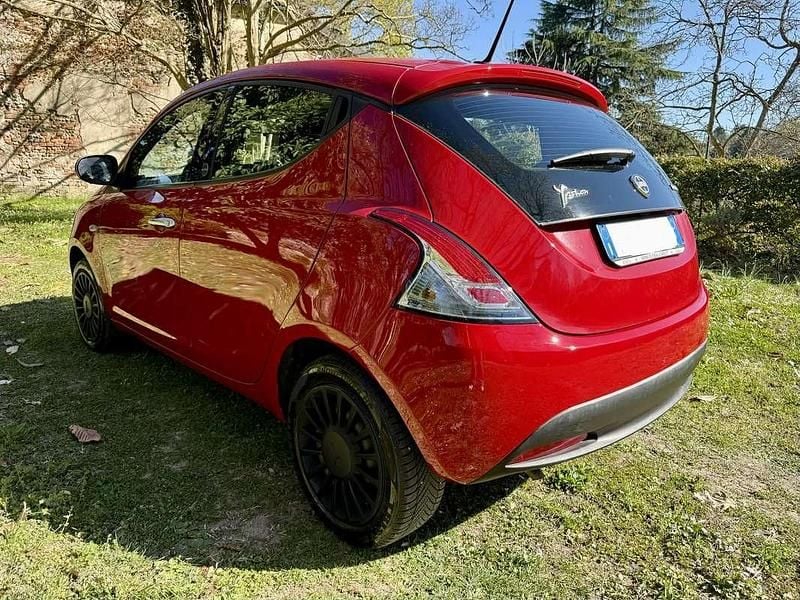 Usata Lancia Ypsilon Silver 69 CV (50 kW) 2021 Utilitaria